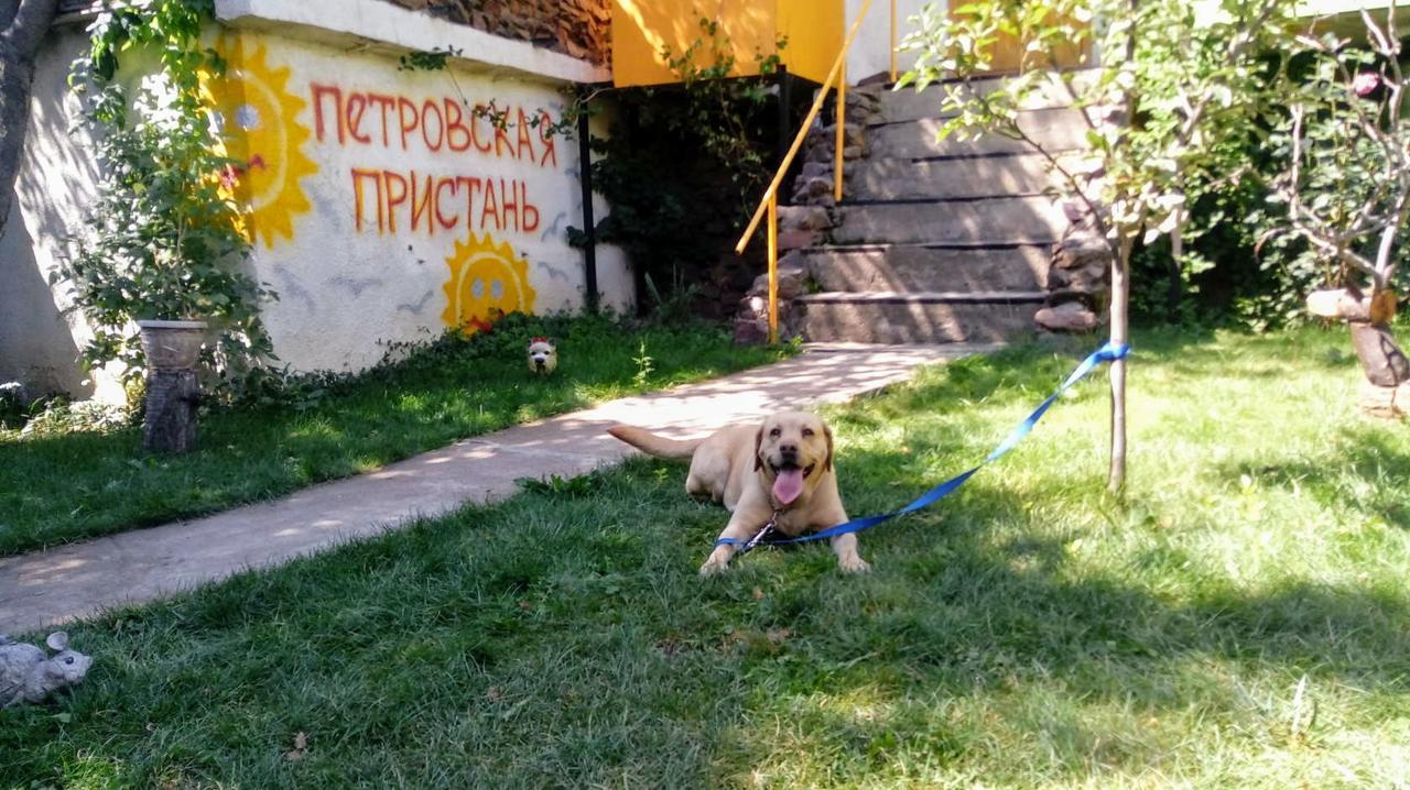 Petrovskaya Pristan Hotel Cholponata Buitenkant foto